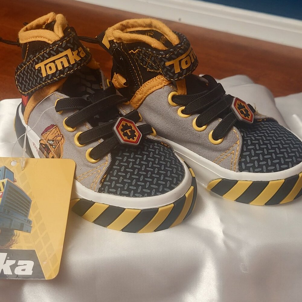Tonka ~ Sz 6 Kids ~ High Top Sneakers ~ NWT ~